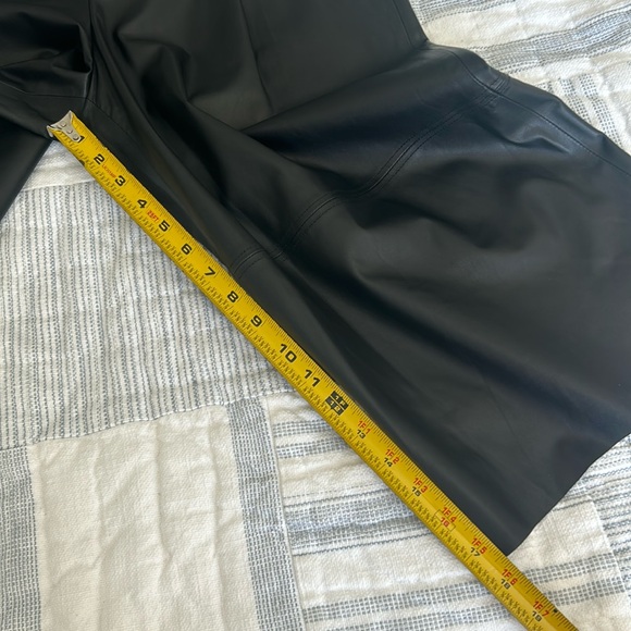 New MSRP $1195 Alice and Olivia Scarlet lamb Leather Gaucho pant - Picture 14 of 16